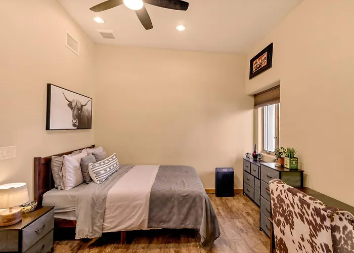 Holiday home Peaceful Desert Retreat - Stunning Views - Pool Spa, Backyard, Music - !