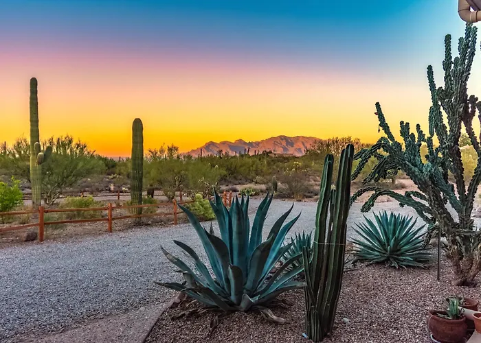 Holiday home Peaceful Desert Retreat - Stunning Views - Pool Spa, Backyard, Music - !