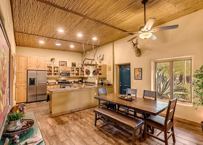 Peaceful Desert Retreat - Stunning Views - Pool Spa, Backyard, Music - ! Holiday home Tucson
