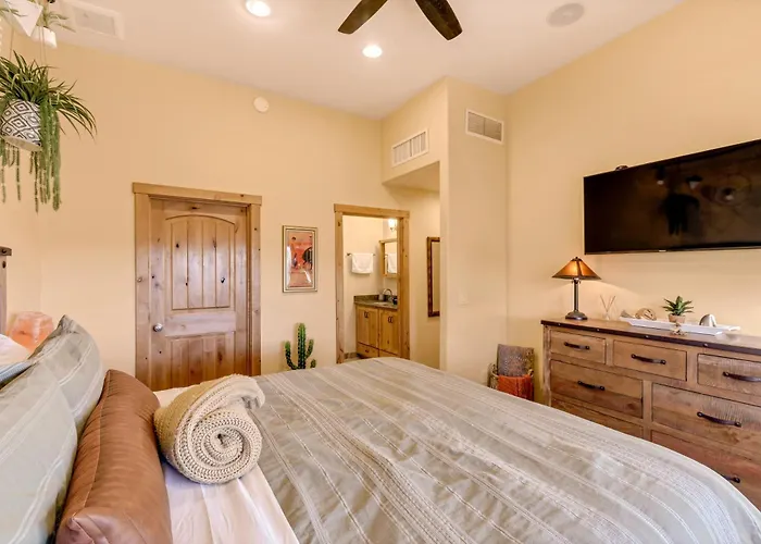 Holiday home Peaceful Desert Retreat - Stunning Views - Pool Spa, Backyard, Music - ! *