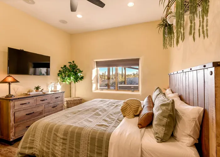 Peaceful Desert Retreat - Stunning Views - Pool Spa, Backyard, Music - ! *