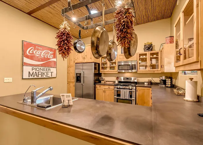Holiday home Peaceful Desert Retreat - Stunning Views - Pool Spa, Backyard, Music - !