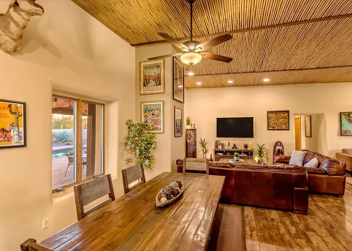 Peaceful Desert Retreat - Stunning Views - Pool Spa, Backyard, Music - !