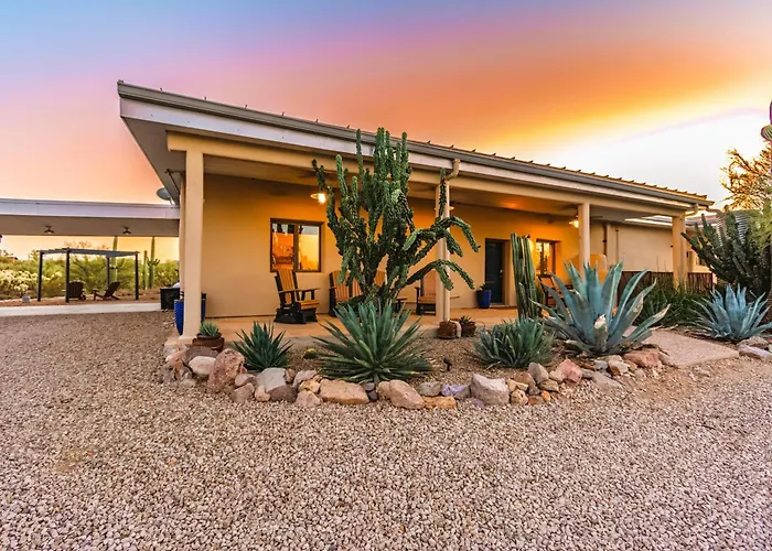 Peaceful Desert Retreat - Stunning Views - Pool Spa, Backyard, Music - ! *